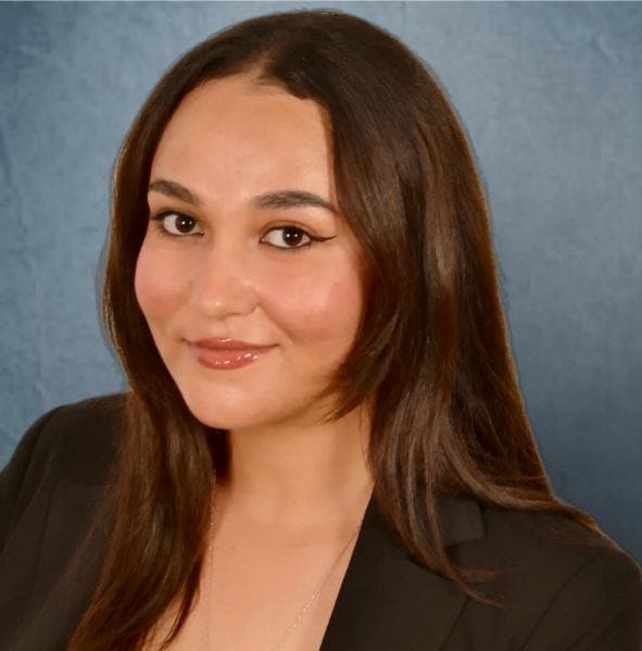 Portrait of Sarah Henia